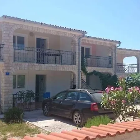 Apartmani Samanta Vir Exterior photo