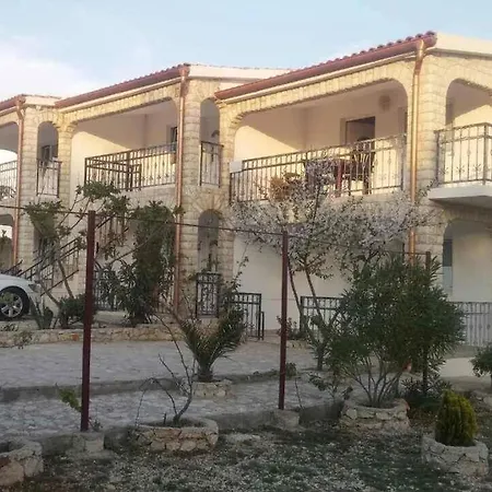 Apartmani Samanta Vir Exterior photo